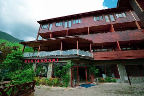 اكواخ ايجون اوزنجول aygun hotel uzungol  أسعار الأكواخ في طرابزون 2024